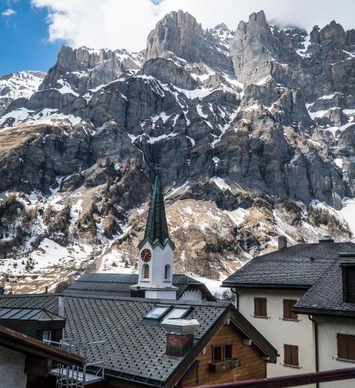 فندق Weisses Rössli