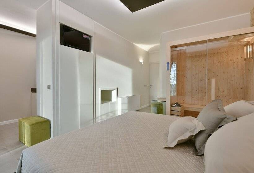 Пансион Amnis Suites