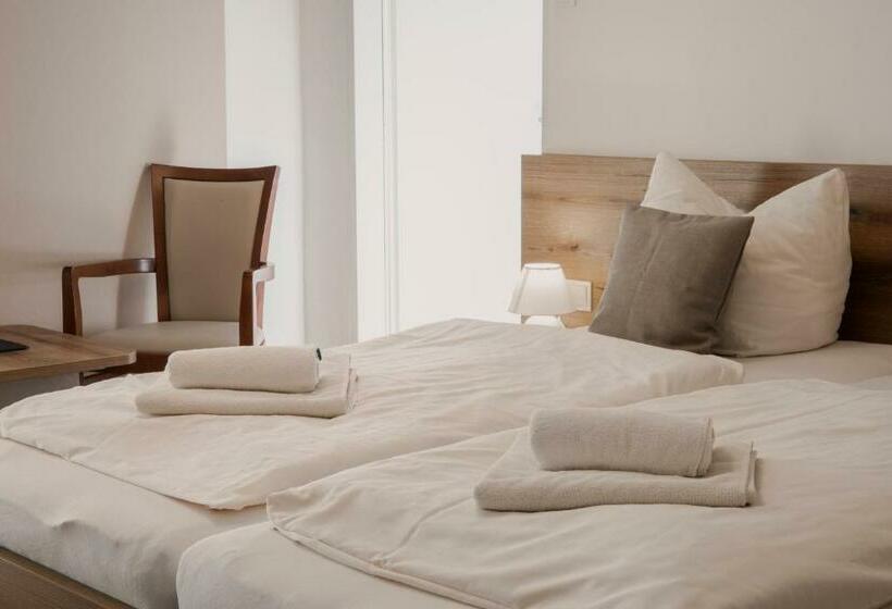 بنسيون Donauschlössel