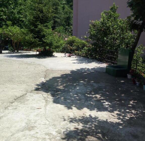 پانسیون Small Guest House