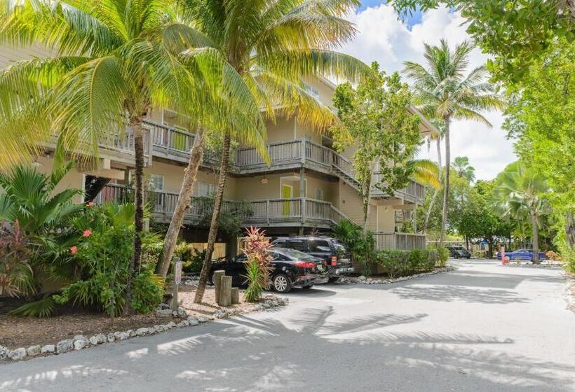Coconut Mallory Resort And Marina