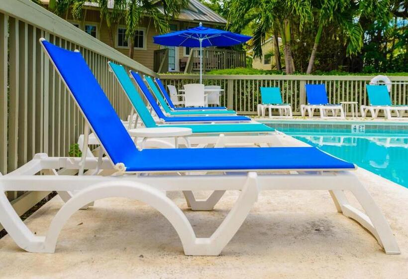 Coconut Mallory Resort And Marina