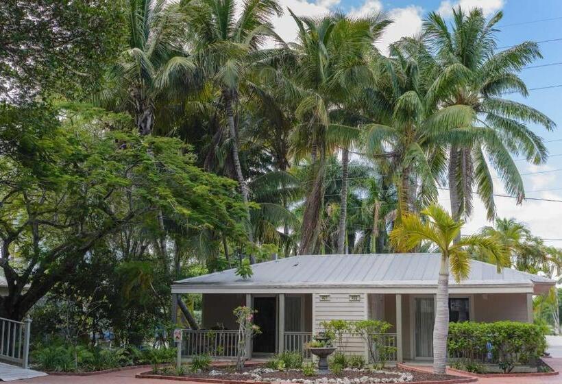 Coconut Mallory Resort And Marina