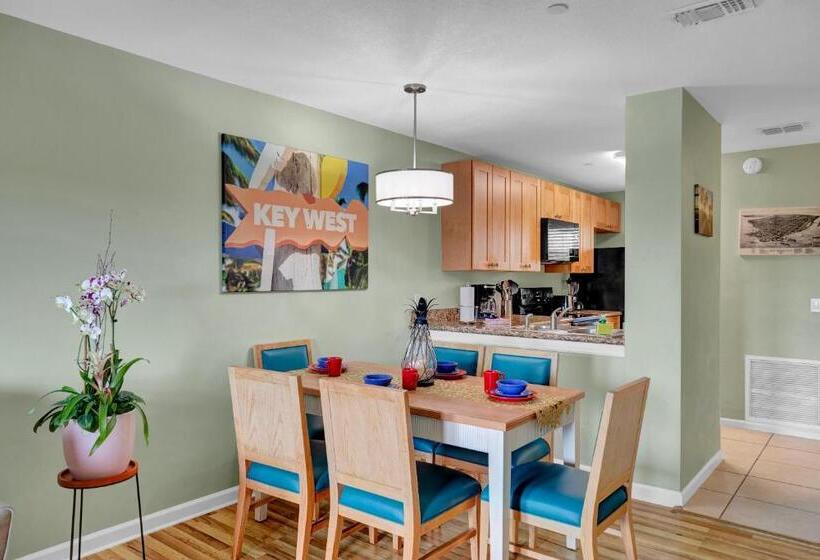 Coconut Mallory Resort And Marina