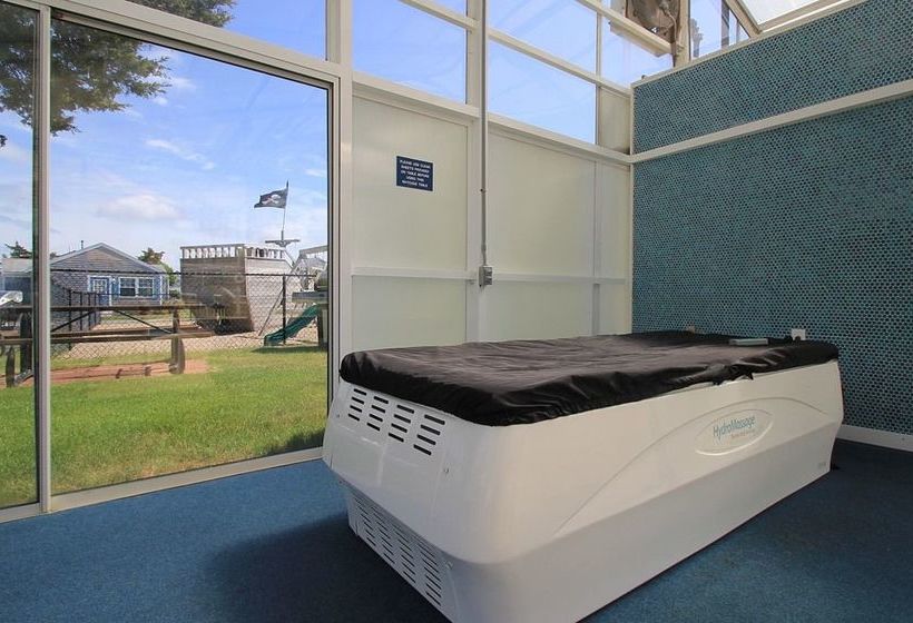 Colonial Acres Resort