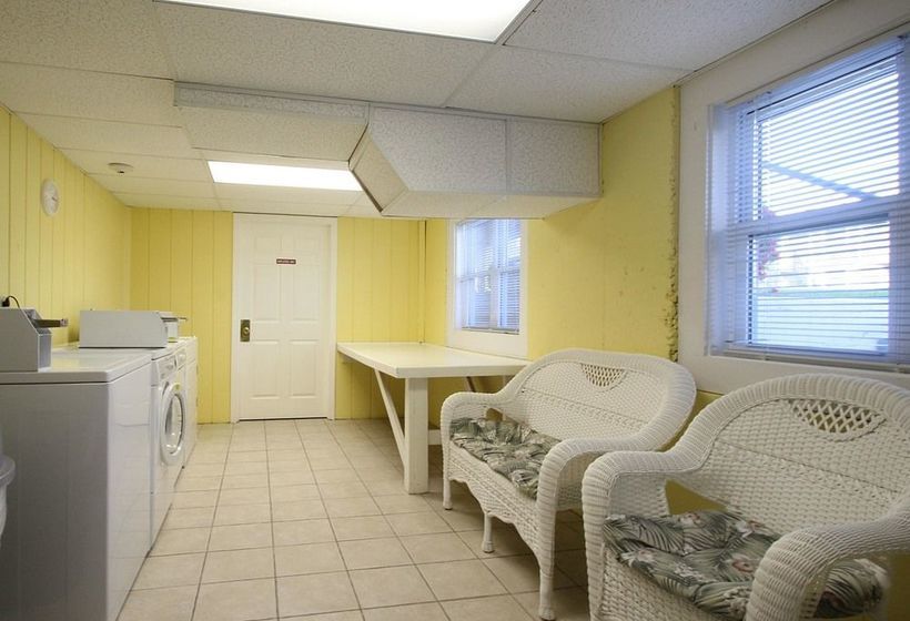 Colonial Acres Resort