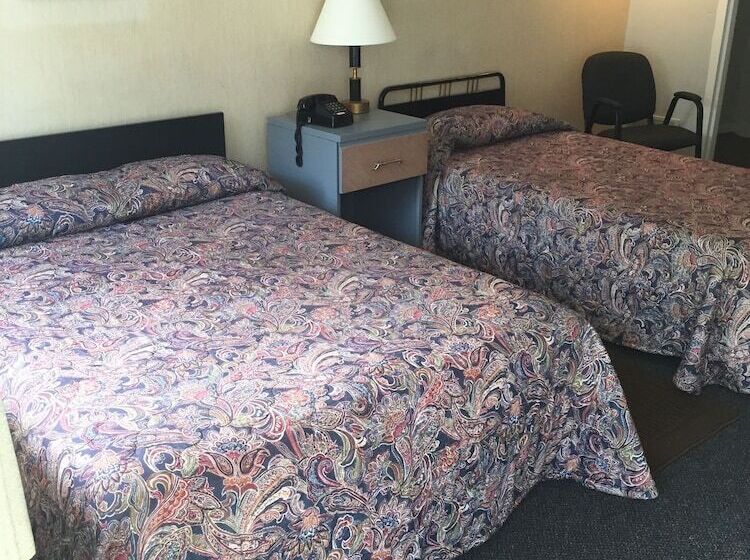 Colonial Hotel Motel