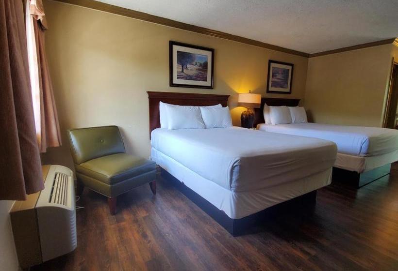 Colonial House Motel