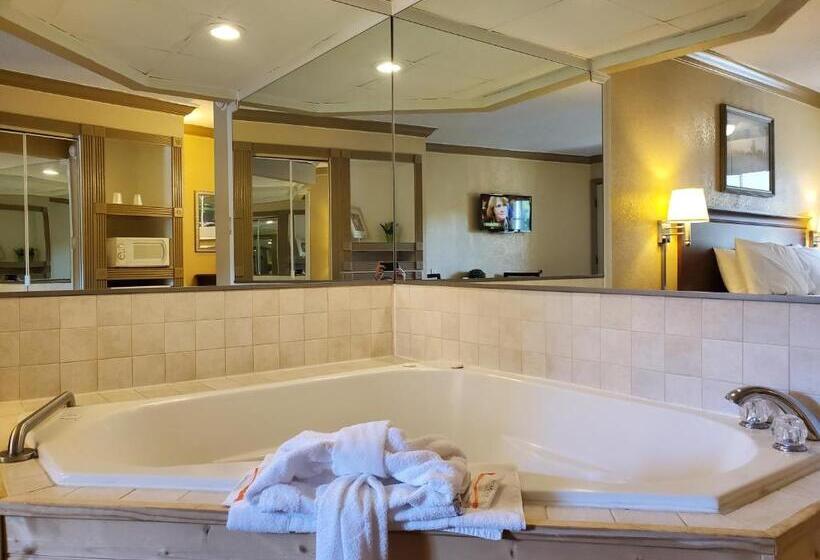 Colonial House Motel