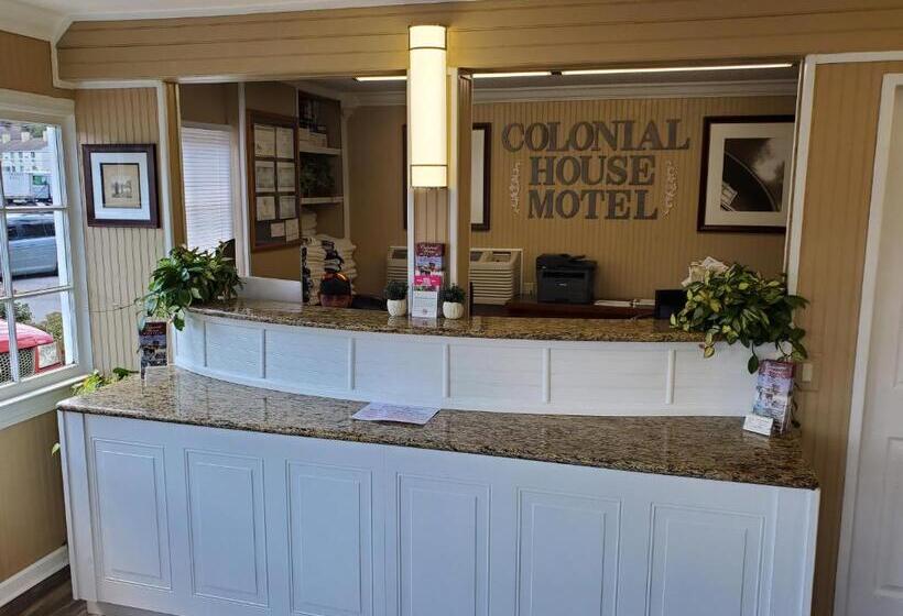 Colonial House Motel