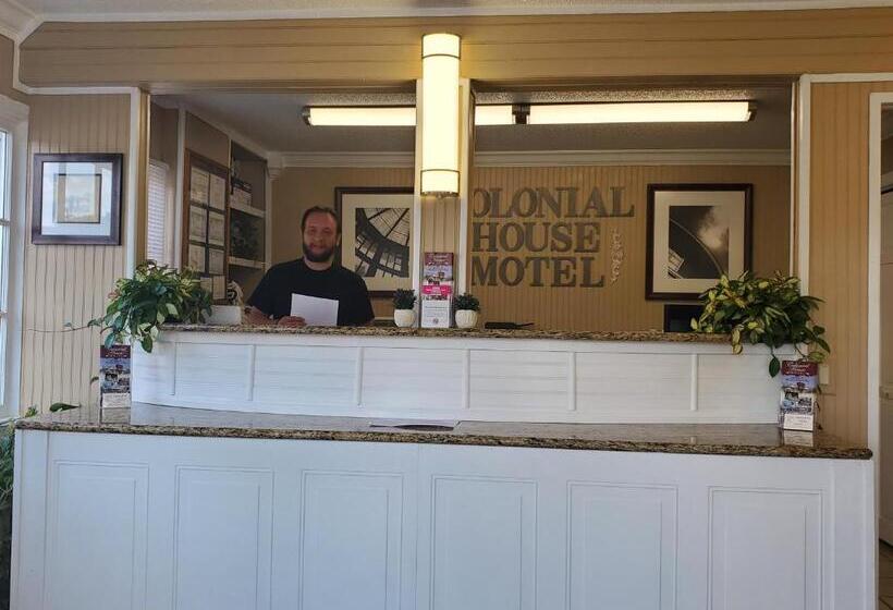 Colonial House Motel