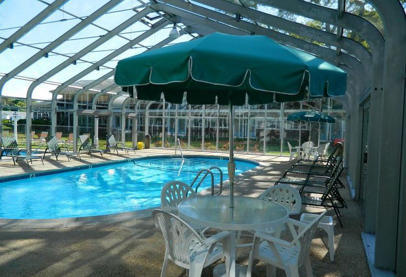 Курорт Colonial Village