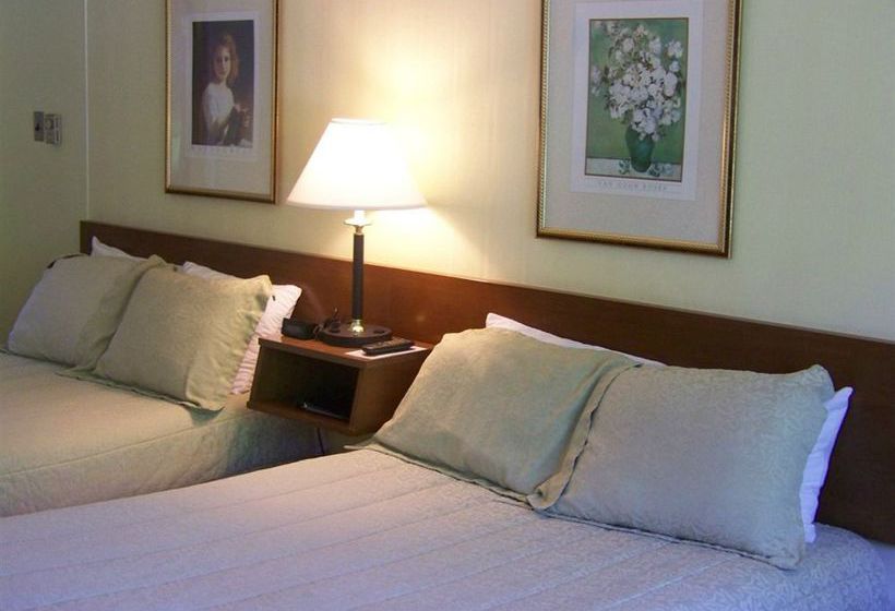 Курорт Colonial Village