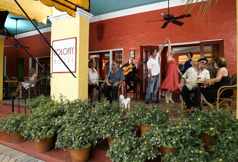 Colony Hotel & Cabaña Club