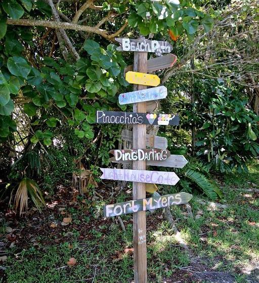 منتجع Colony Inn