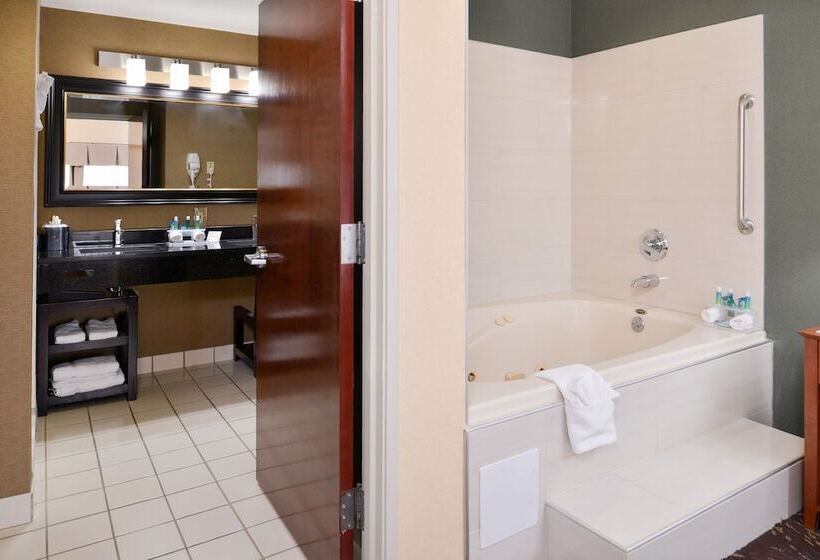 Holiday Inn Express Hotel & Suites West Chester By Ihg