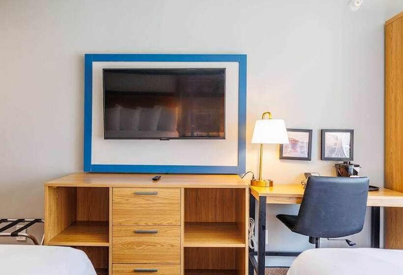 ホテル Americinn By Wyndham Omaha Near Zoo