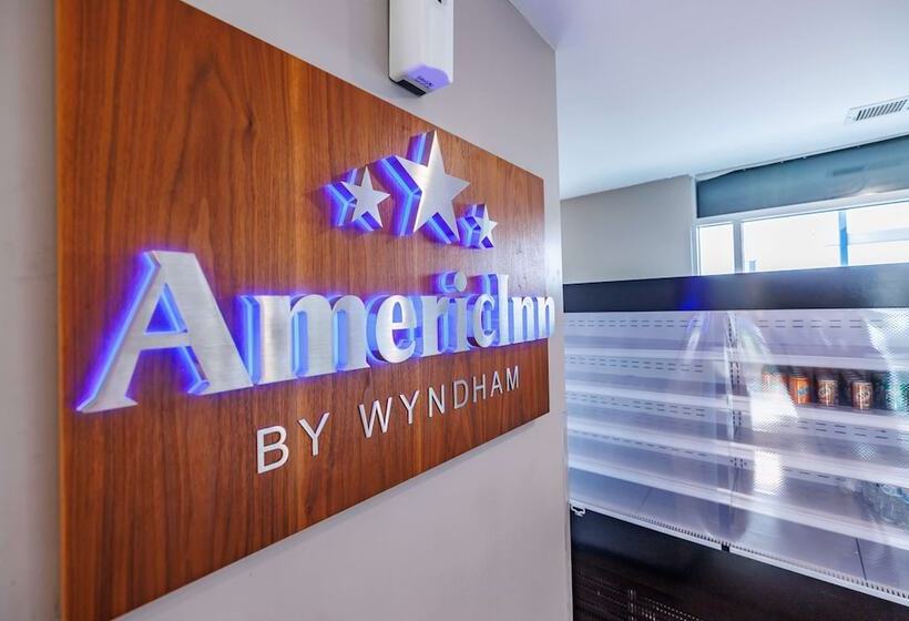 ホテル Americinn By Wyndham Omaha Near Zoo