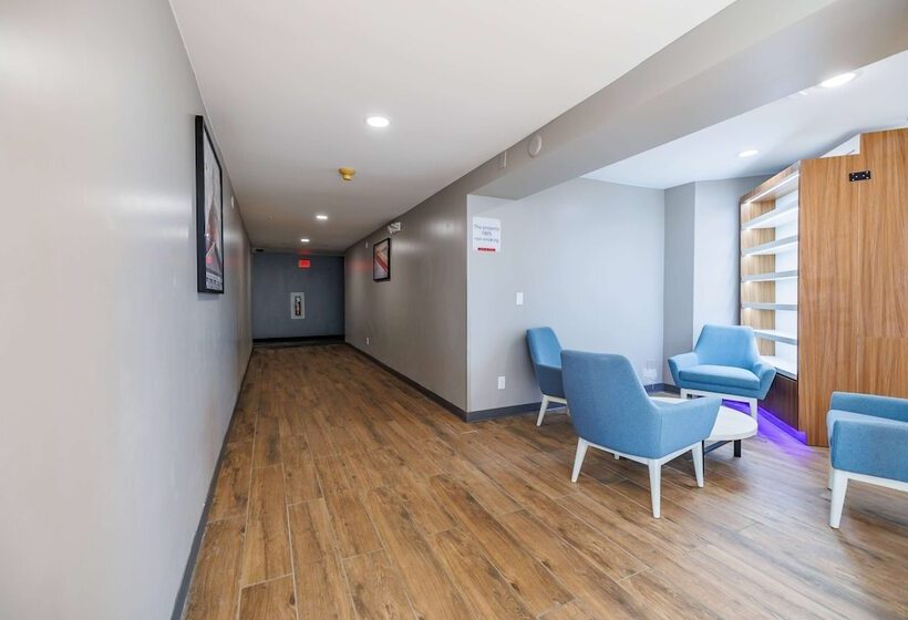 ホテル Americinn By Wyndham Omaha Near Zoo