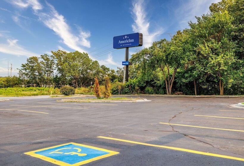 ホテル Americinn By Wyndham Omaha Near Zoo