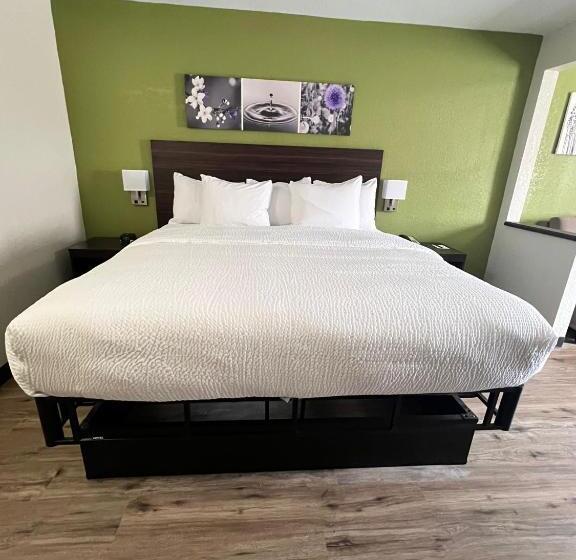 Отель Sleep Inn & Suites Salina I 135