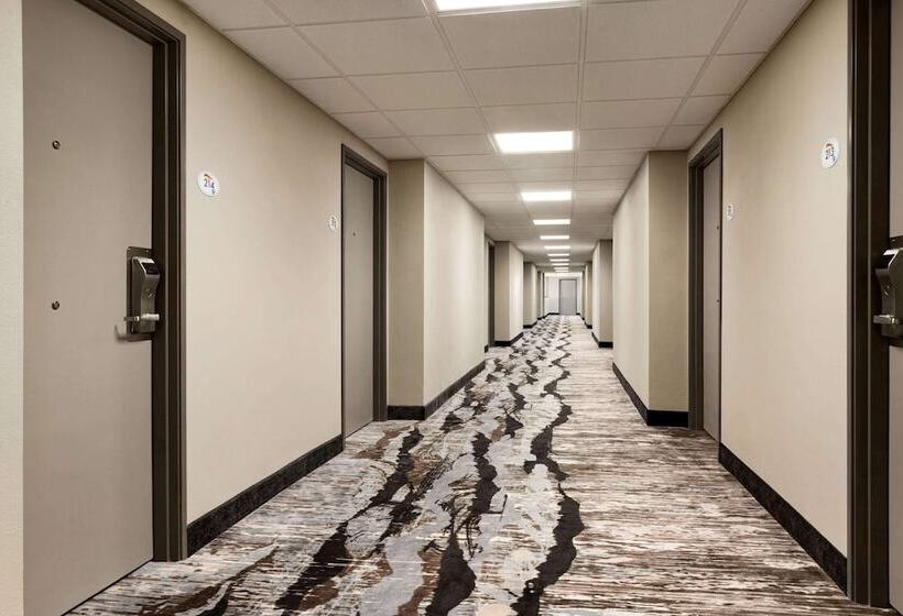 فندق Baymont By Wyndham Blackwell I35