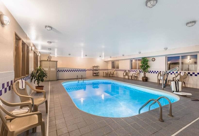 בית מלון כפרי Baymont By Wyndham Fort Dodge