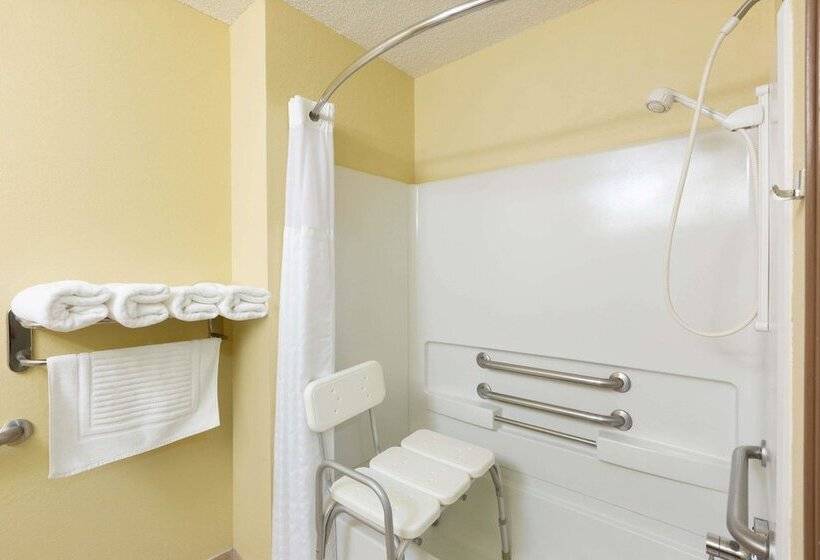 בית מלון כפרי Baymont By Wyndham Fort Dodge