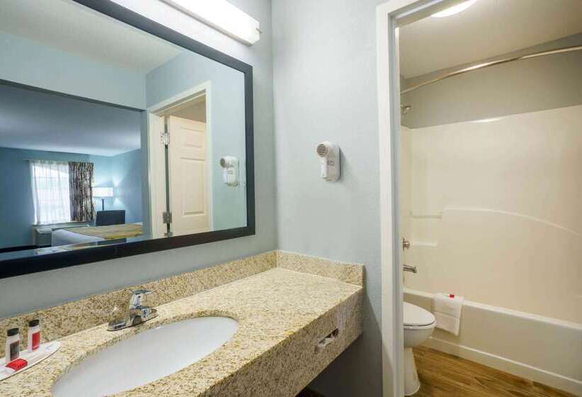 فندق Baymont By Wyndham Gallatin