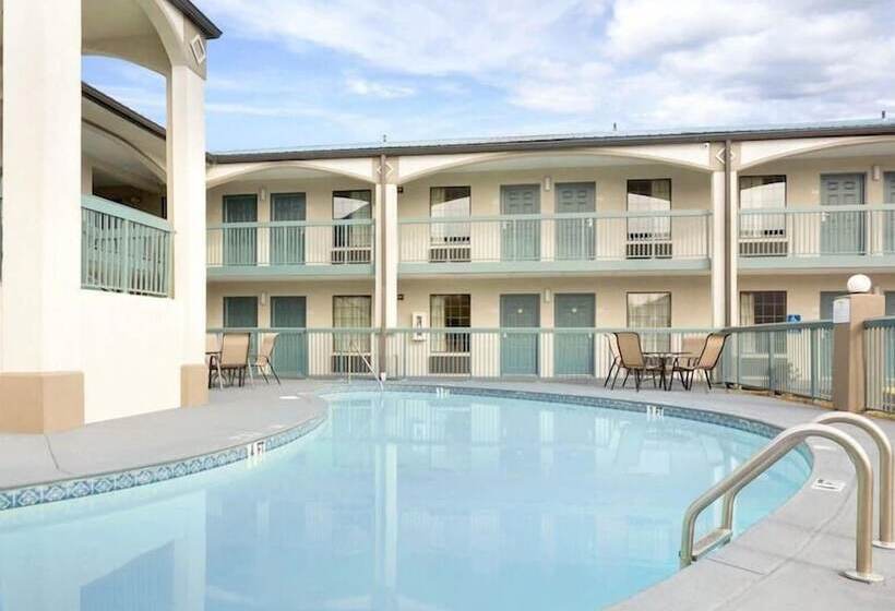 فندق Baymont By Wyndham Gallatin