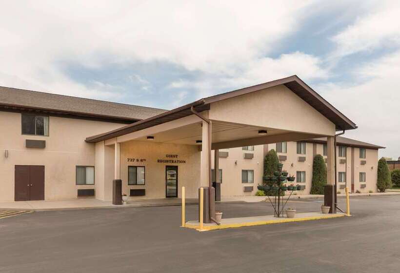 فندق Baymont By Wyndham Hot Springs