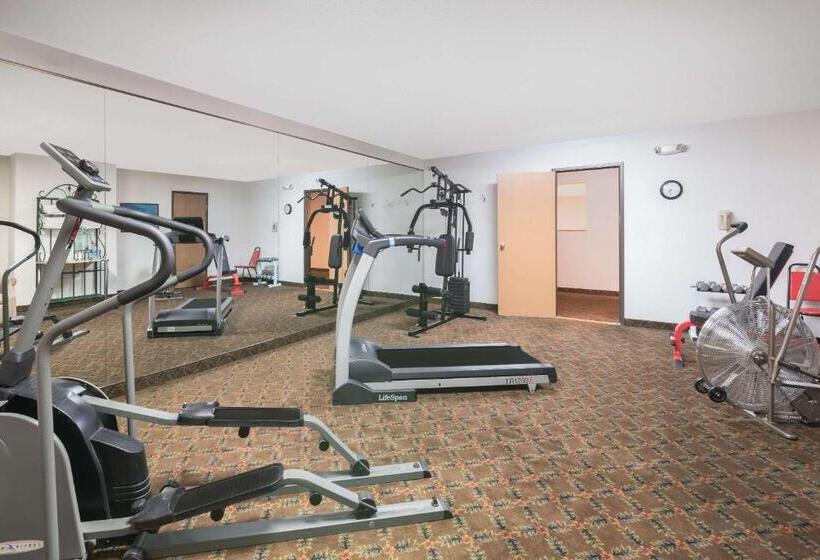 فندق Baymont By Wyndham Hot Springs