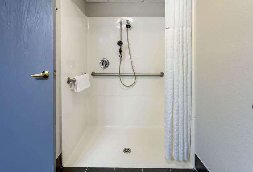 فندق Baymont By Wyndham Marinette