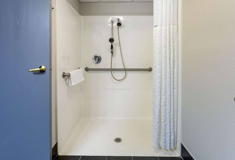 فندق Baymont By Wyndham Marinette