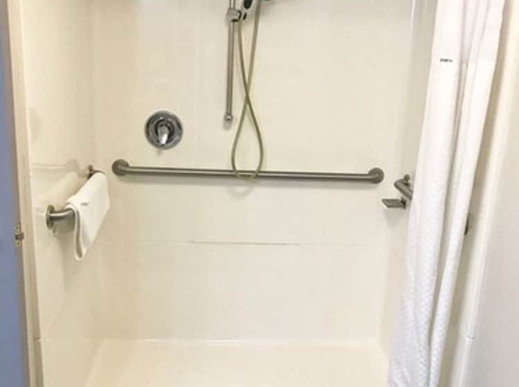 فندق Baymont By Wyndham Marinette