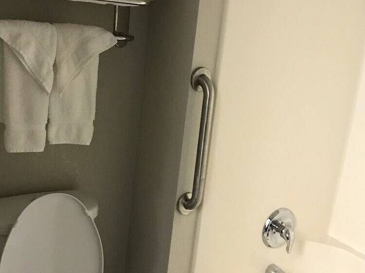 فندق Baymont By Wyndham Marinette