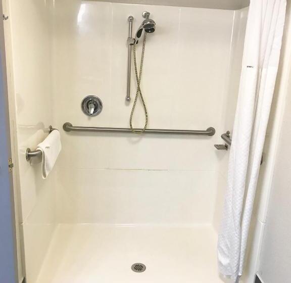 فندق Baymont By Wyndham Marinette