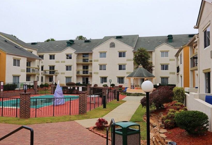 فندق Baymont By Wyndham Norcross Atlanta