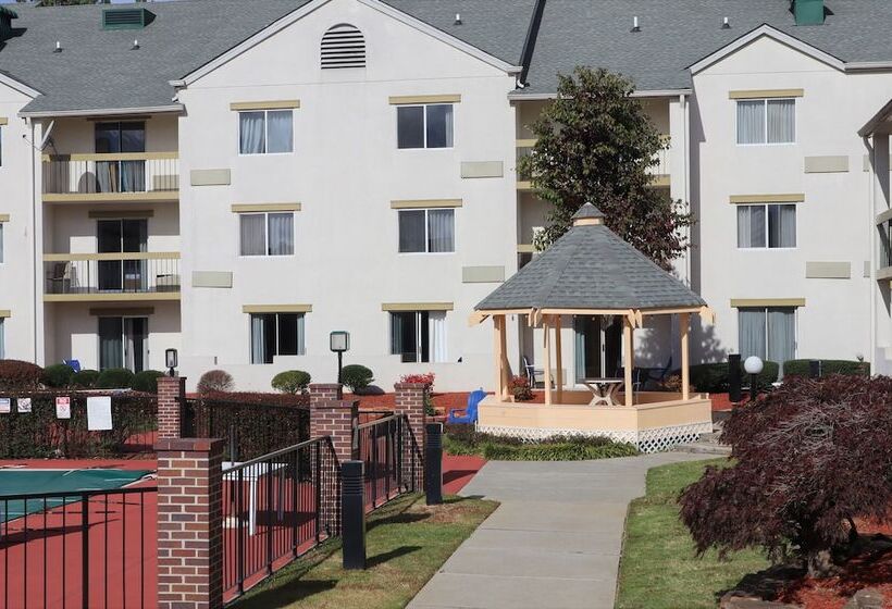 فندق Baymont By Wyndham Norcross Atlanta