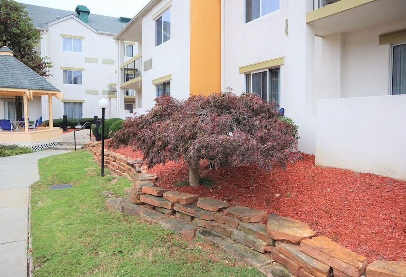 فندق Baymont By Wyndham Norcross Atlanta