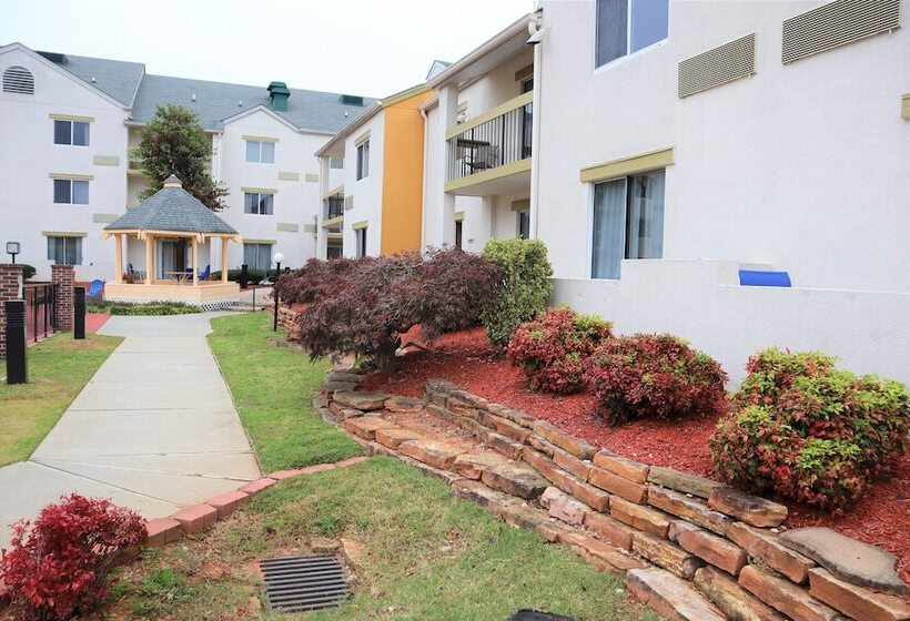 فندق Baymont By Wyndham Norcross Atlanta