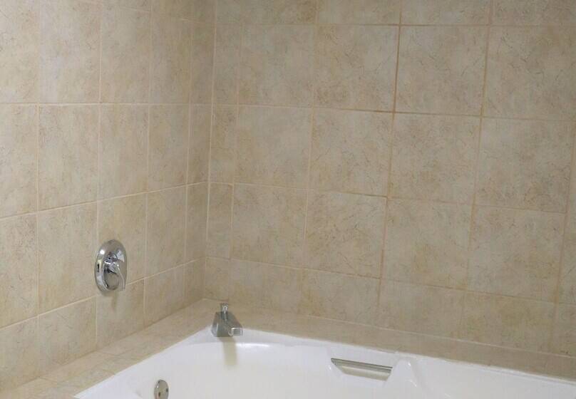 فندق Baymont By Wyndham Norcross Atlanta