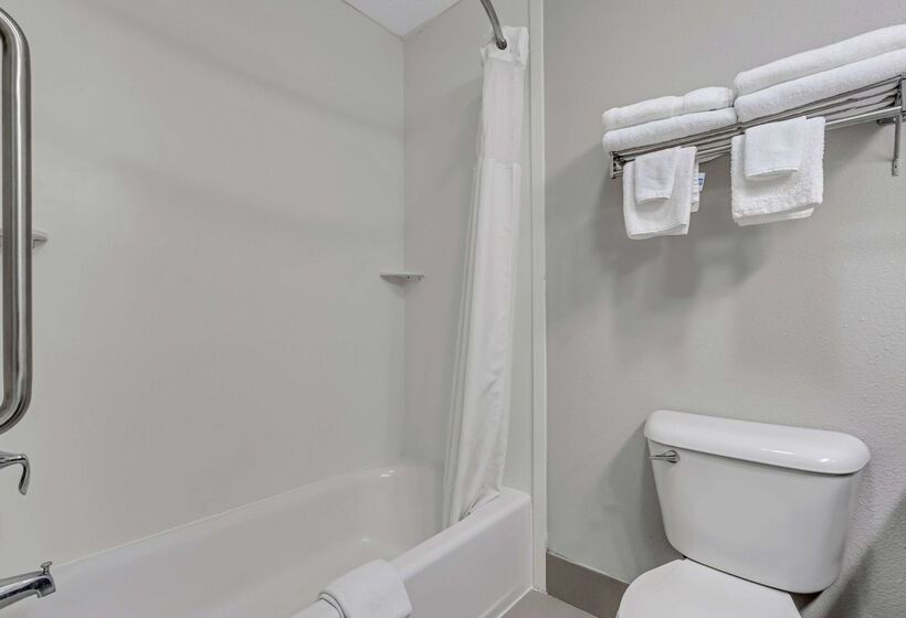 هتل Baymont By Wyndham North Myrtle Beach