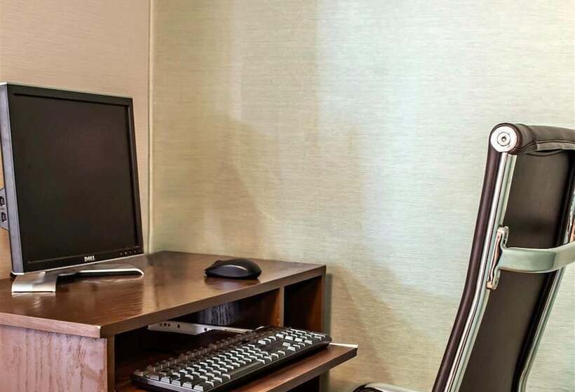 فندق Baymont By Wyndham Richmond I70