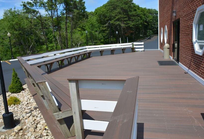 Отель Best Western Cape Cod