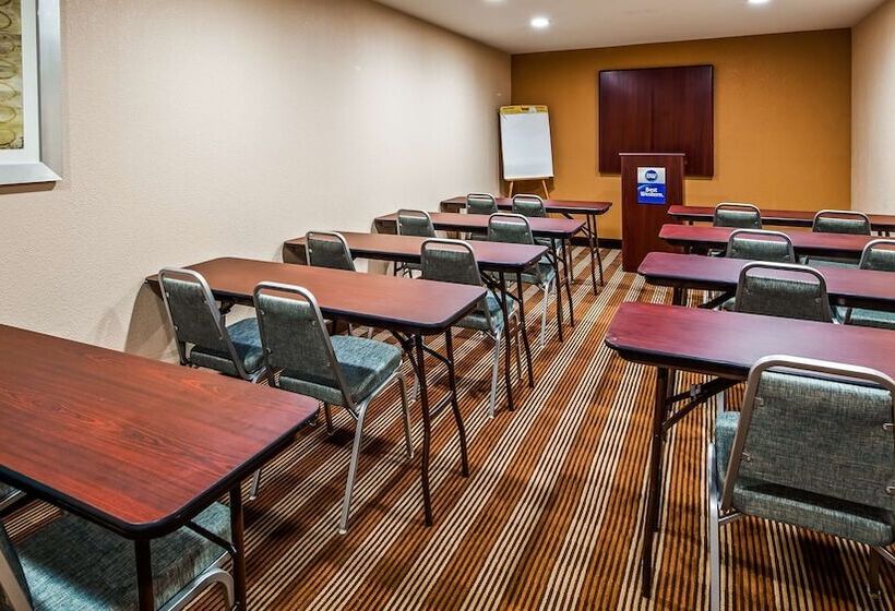 Отель Best Western Cape Cod