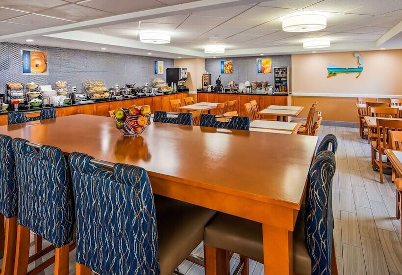 Отель Best Western Cape Cod