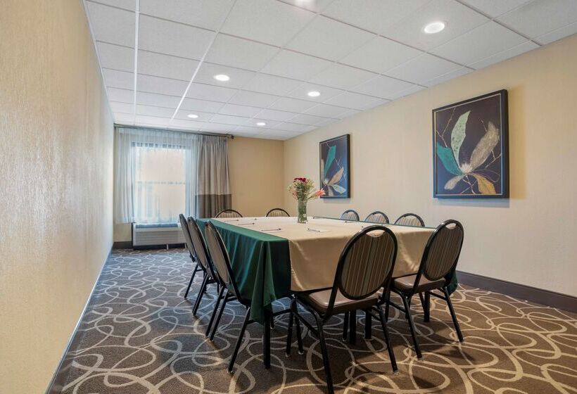 בית מלון כפרי Best Western Plus Tallahassee North