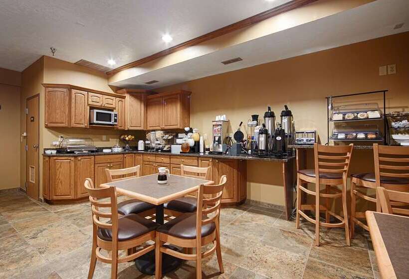 בית מלון כפרי Best Western Vermillion Inn