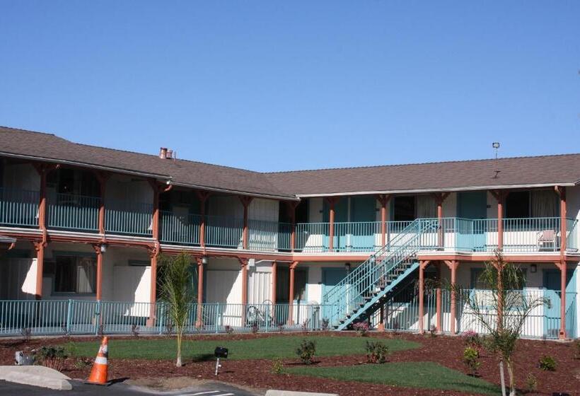 בית מלון כפרי Budget Inn